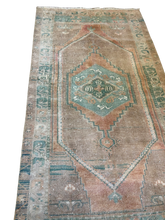 Load image into Gallery viewer, 6&#39; x 3&#39; Salmon &amp; Brown Vintage Rug
